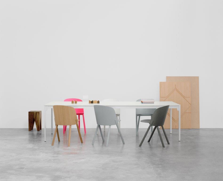 CH05 This Chair e15