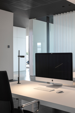 Kido Desk surface-mounted table lamp fixed mounting Ø 51 mm Belux 