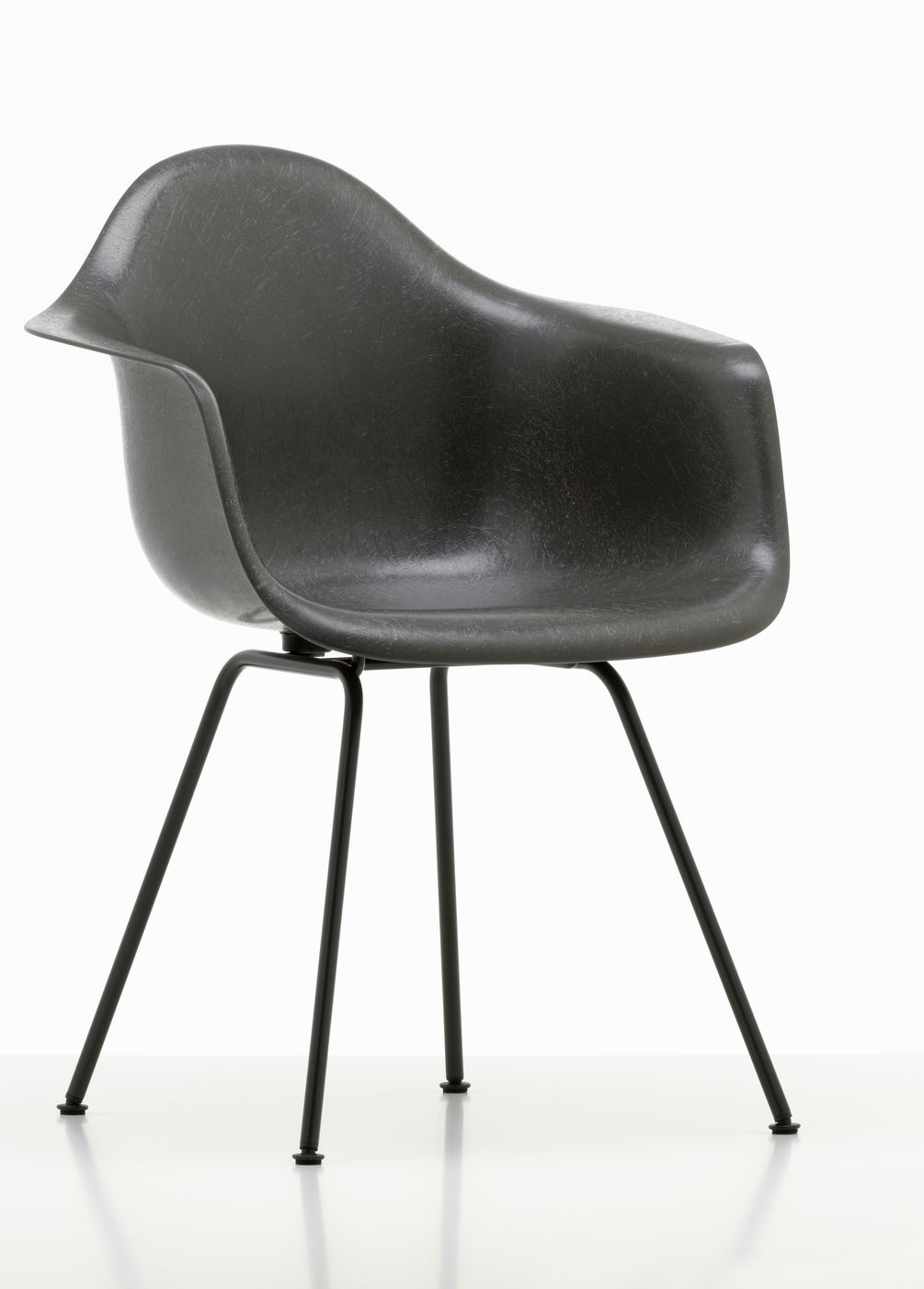 Eames Plastic Arm Chair DAX Chair Vitra Black - Deep black