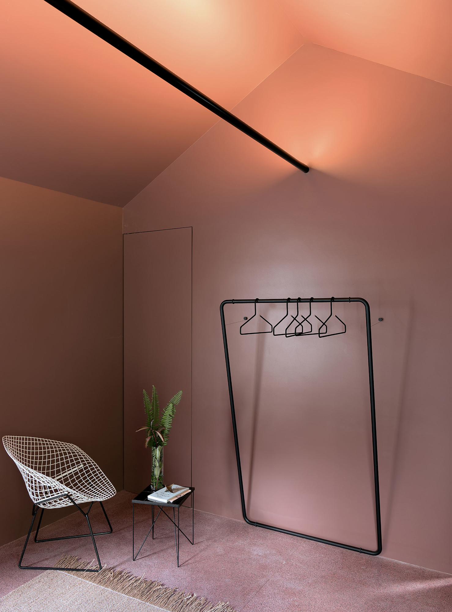 Curve wall coat rack Schönbuch