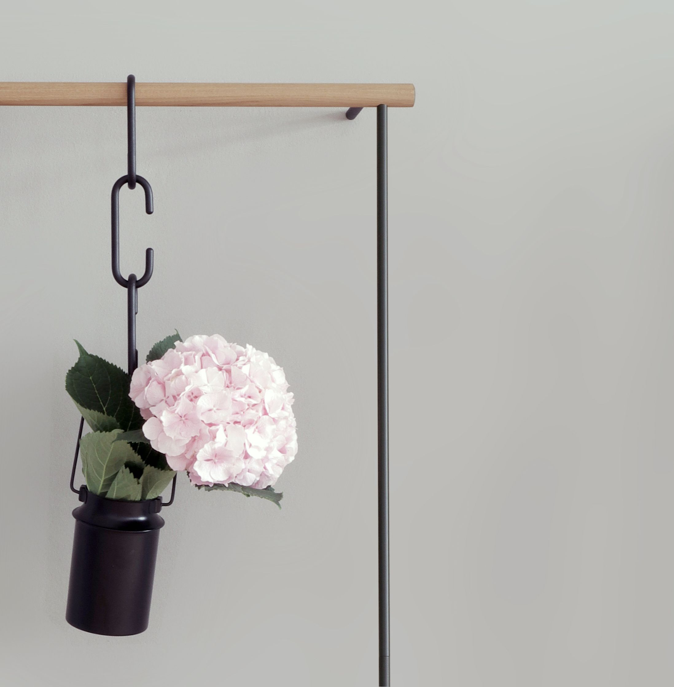 Leanon II leaning coatrack black Roomsafari