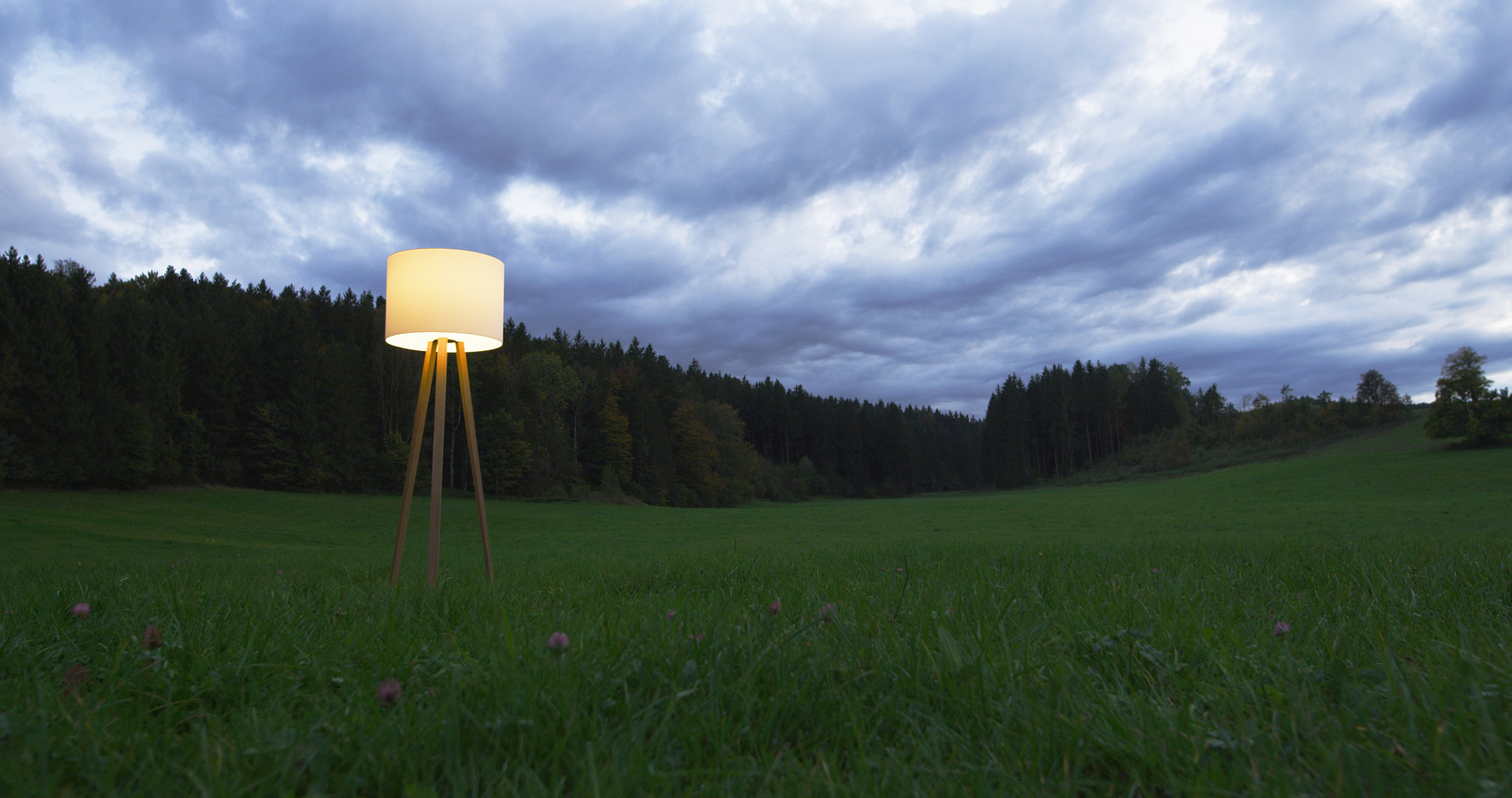 Luca floor lamp natural oak / white Maigrau