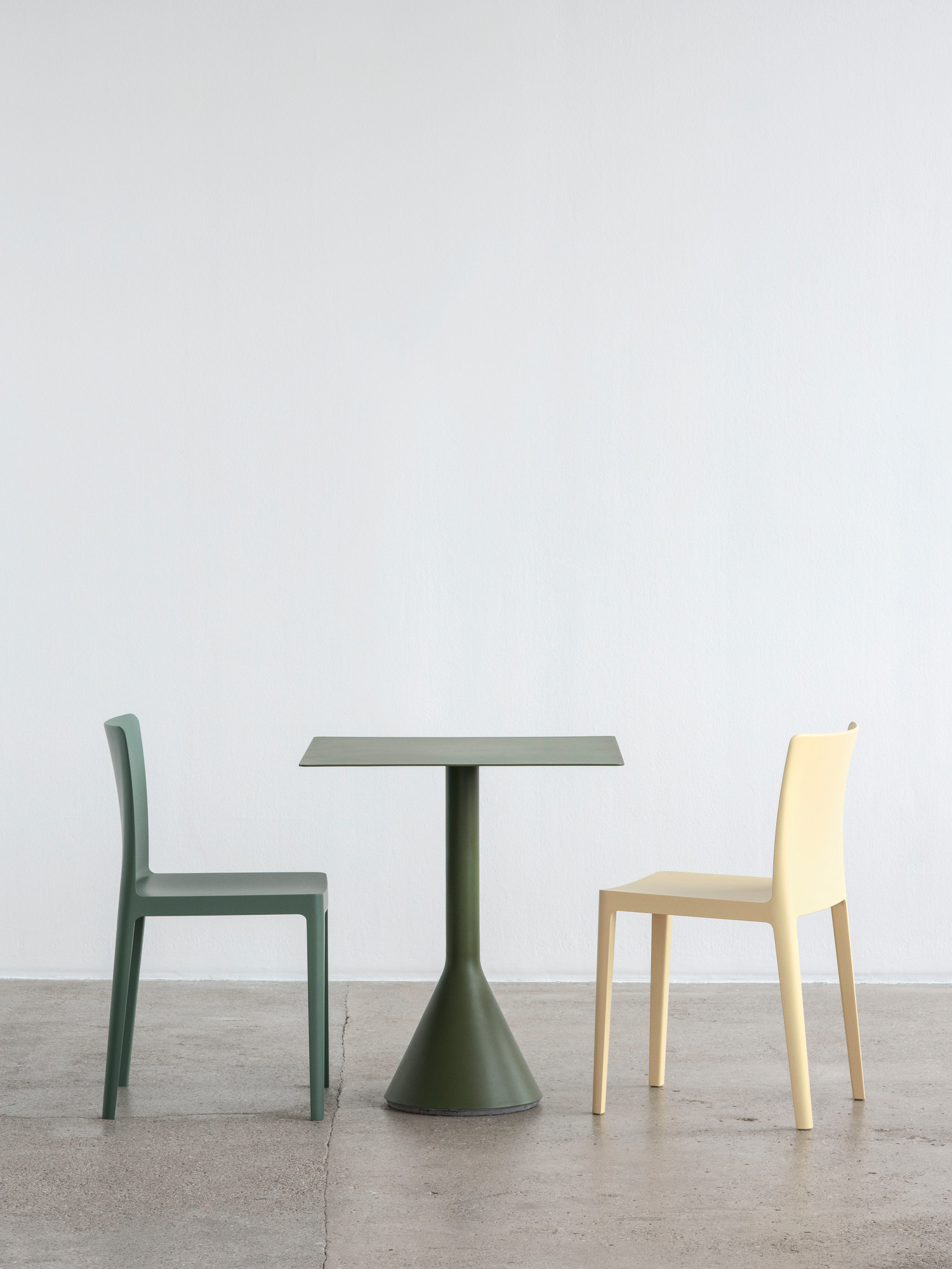 Élémentaire / Elementaire Chair Outdoor Smoke green Hay SINGLE PIECES Élémentaire / Elementaire Chair Outdoor Smoke green Hay SINGLE PIECES