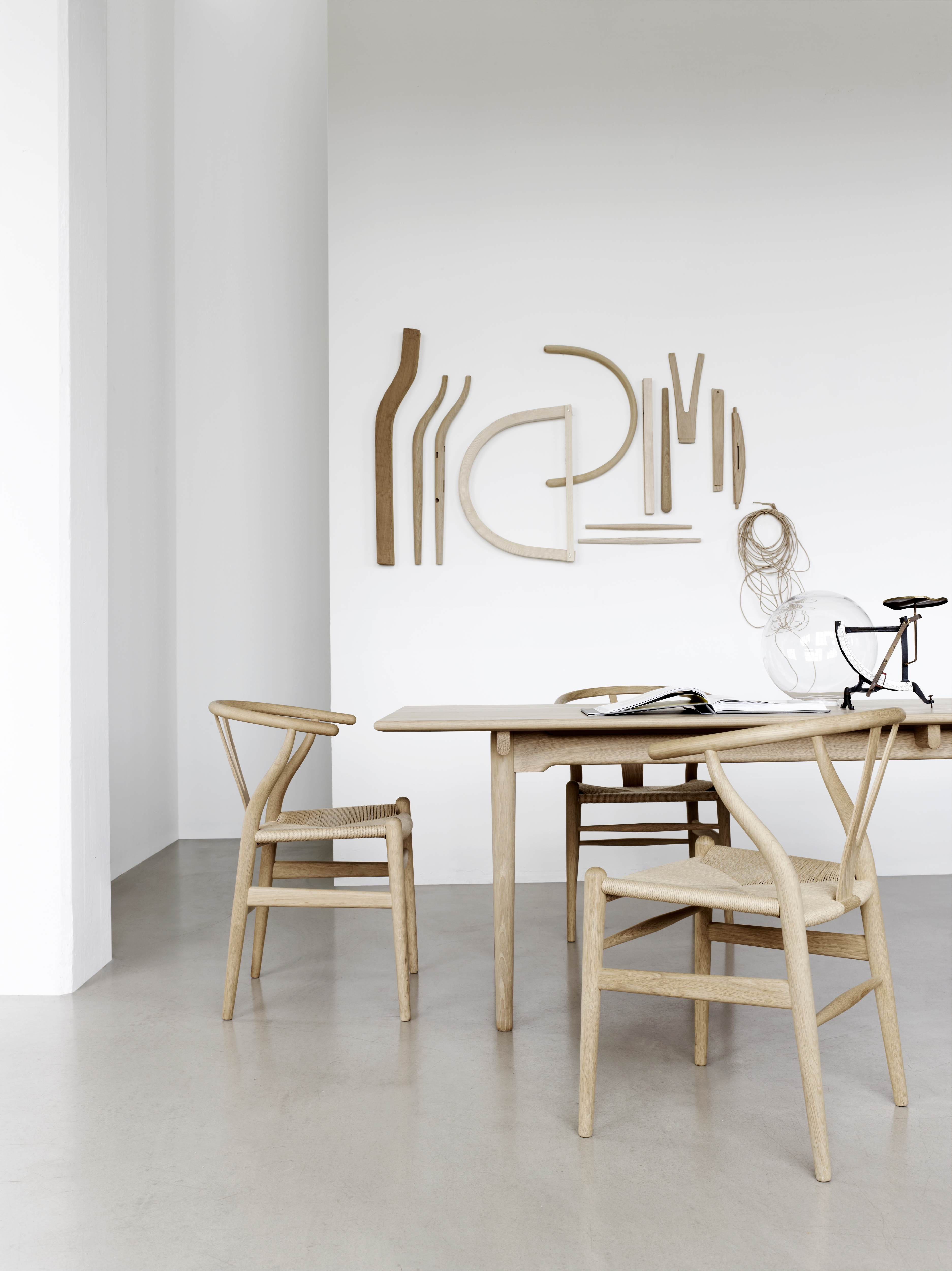 CH24 Wishbone Chair / Y-Chair Oak black Carl Hansen & Søn SINGLE PIECES