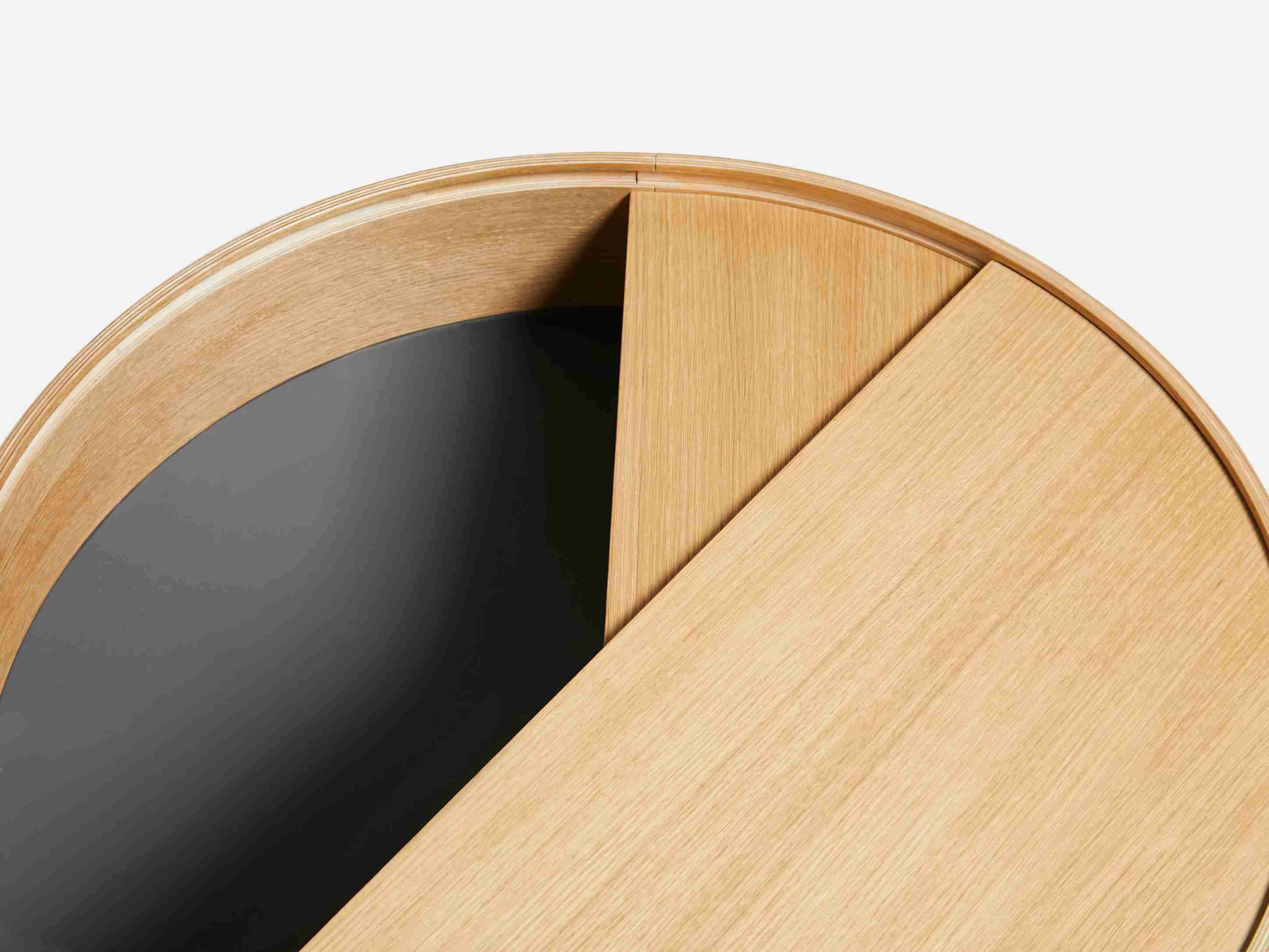Arc Side Table Oak oiled Ø 42 cm Woud