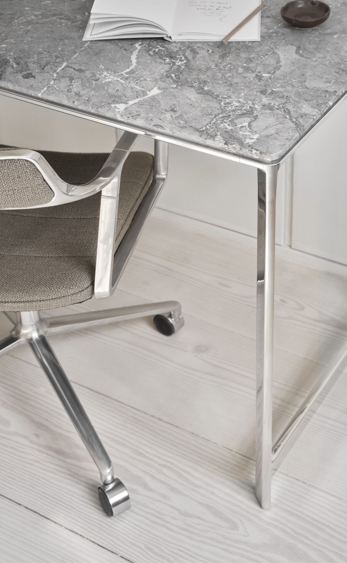 430 Studio Desk Vipp