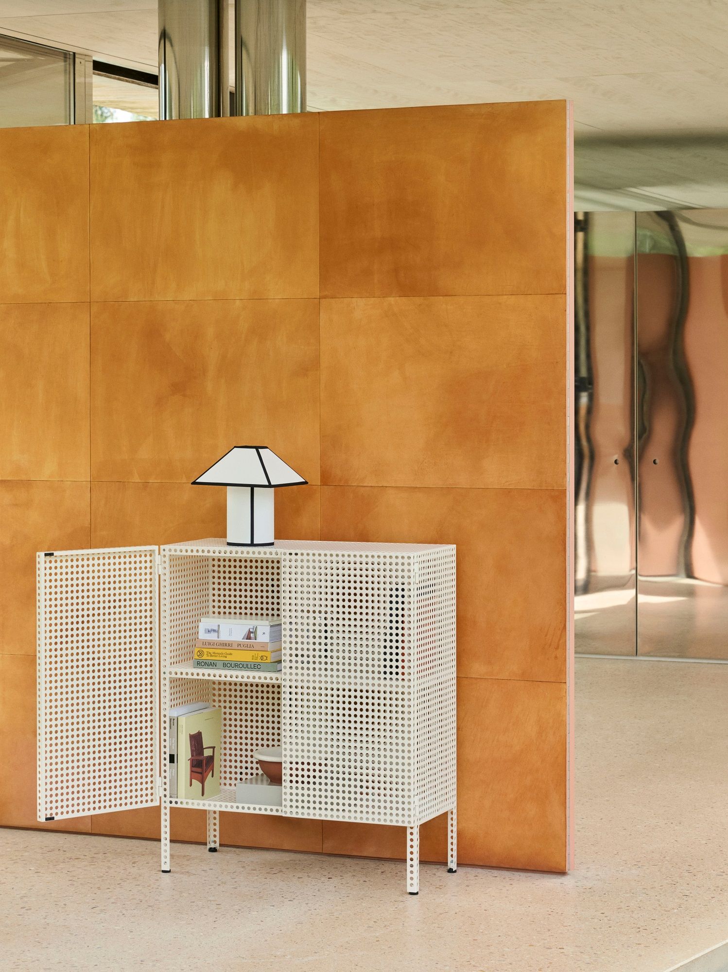 Ava Pyramid Table Lamp Table lamp Hay