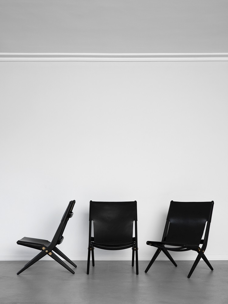 Saxe Chair black stained oak - black leather by Lassen