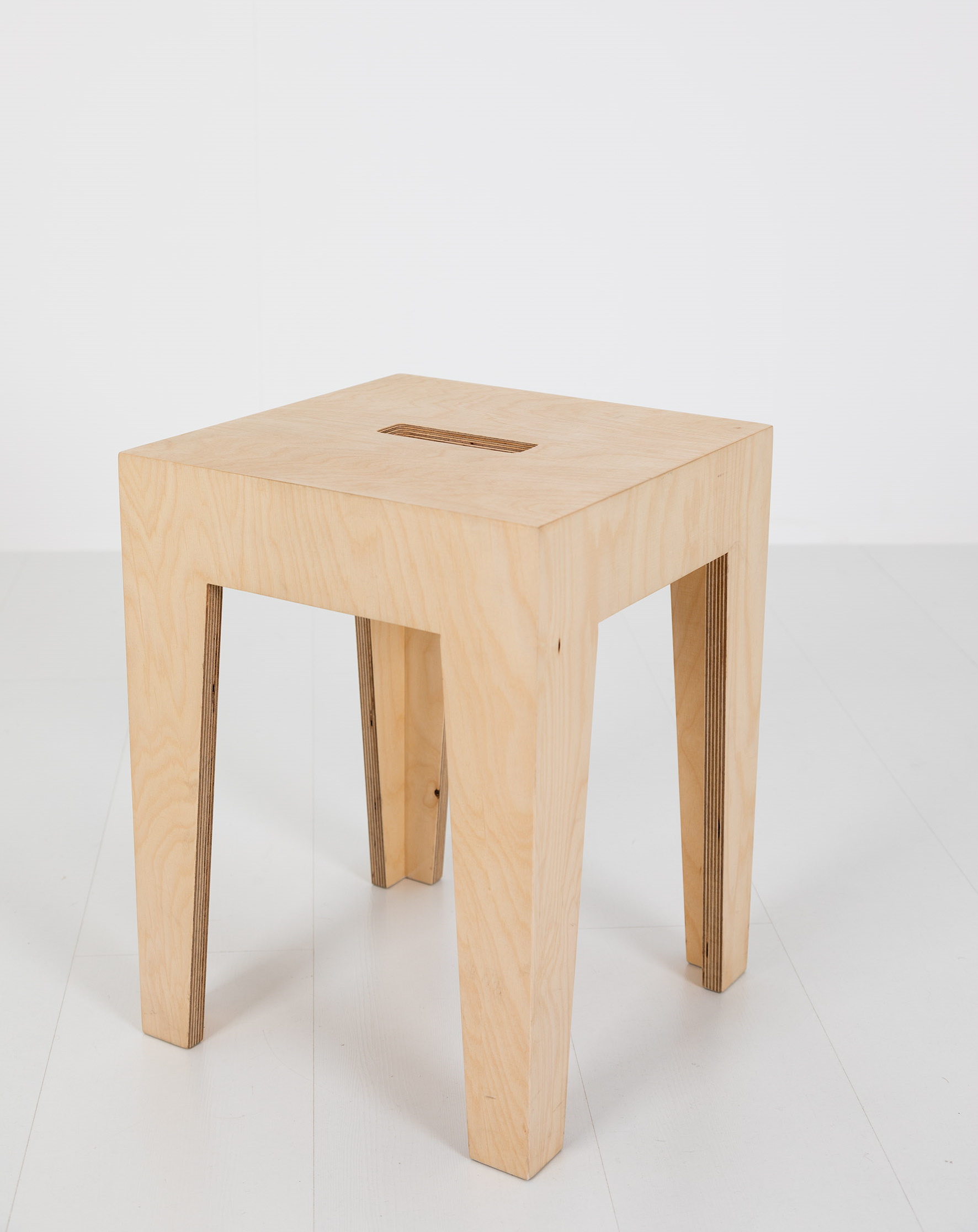 HENRIK stool Das ganze Leben