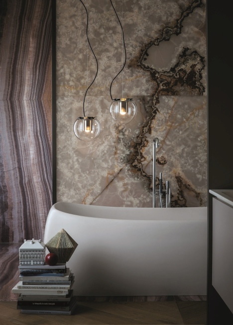 The Globe pendant light 828 Oluce