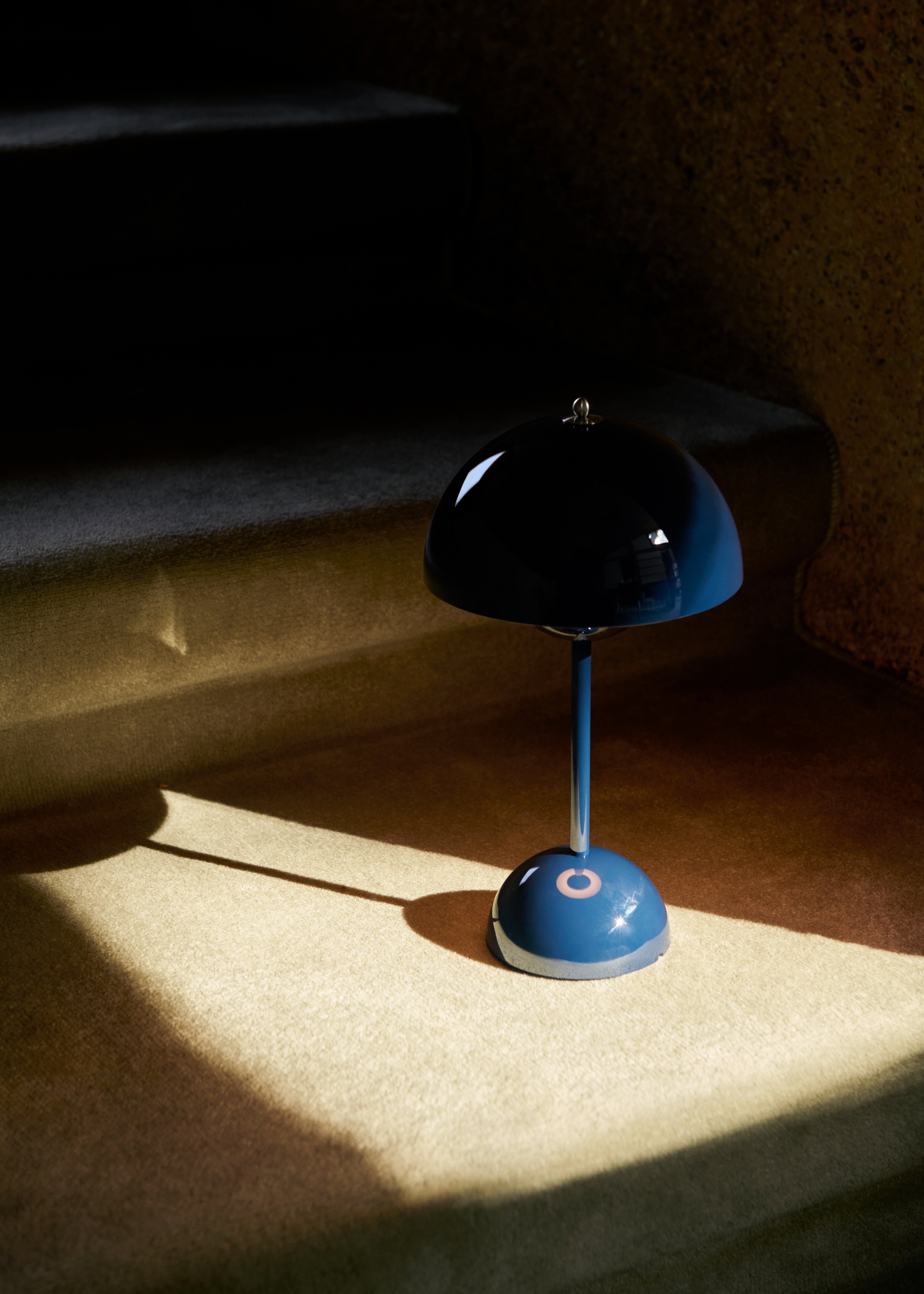 Flowerpot VP9 Portable Battery lamp / Table lamp with USB AndTradition