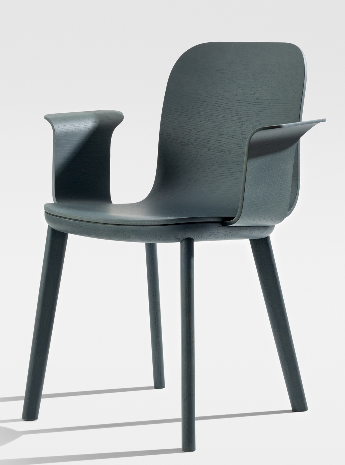 Aeon Comfort Chair armchair Zeitraum Aeon Comfort Chair armchair Zeitraum
