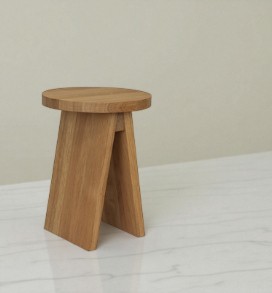 Hocker klein EK01 e15 aus geöltem Eichenholz, minimalistisches Design für Wohnzimmer und Esszimmer.