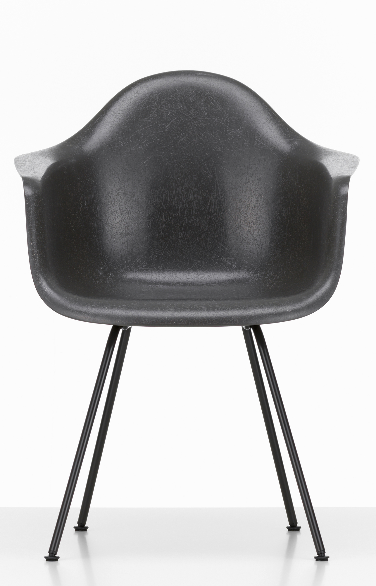 Eames Fibreglass Arm Chair DAX Chair Vitra
