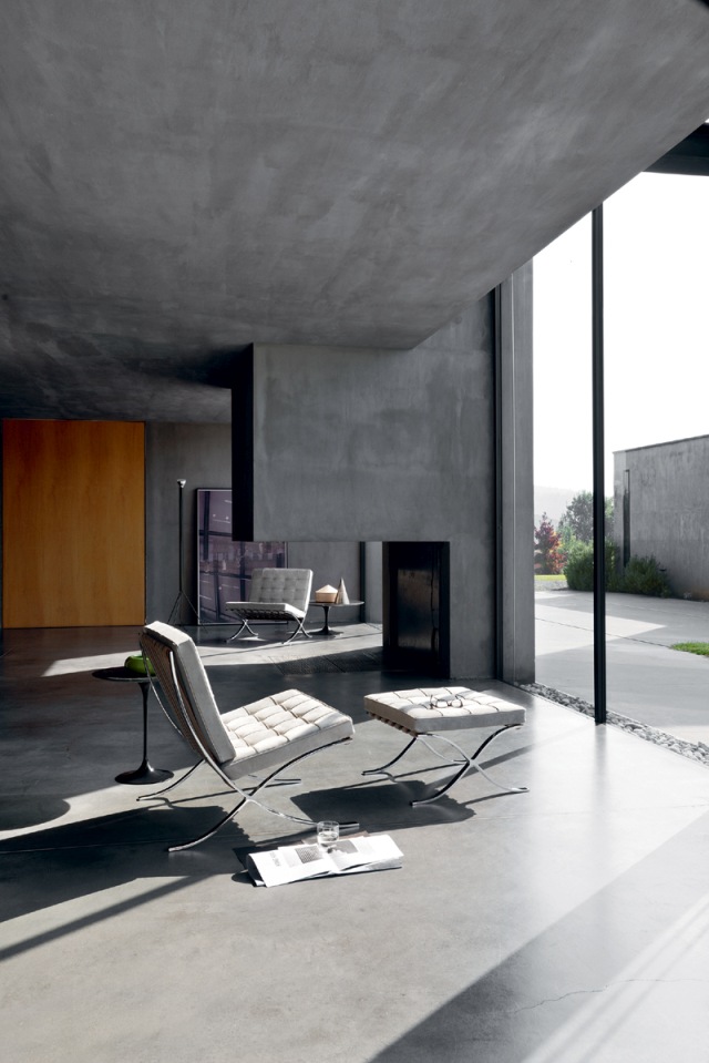 Barcelona Stool Relax Knoll International