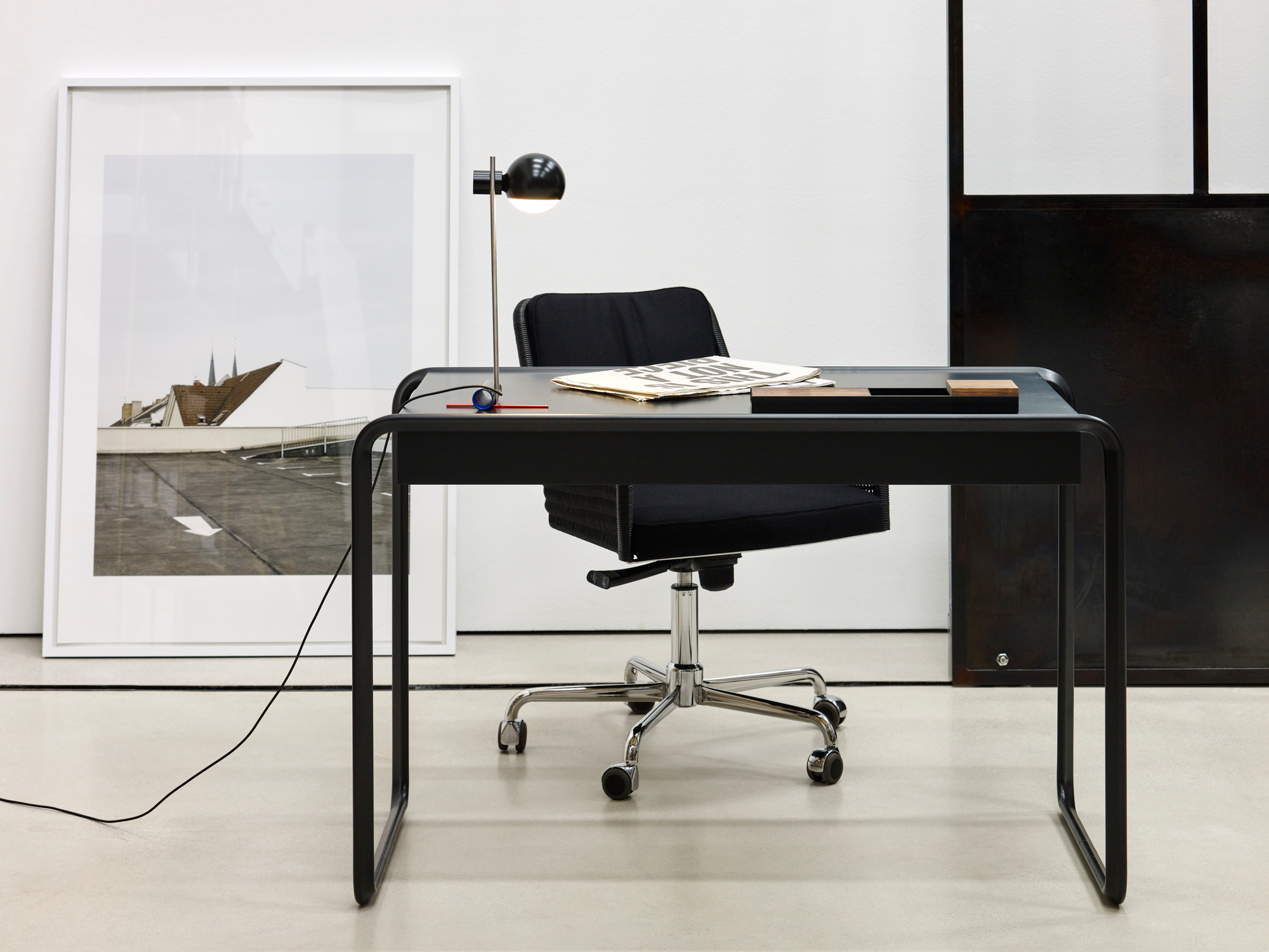 L25 Tafellampje LED Table Lamp Reedition Tecta Shiny Black