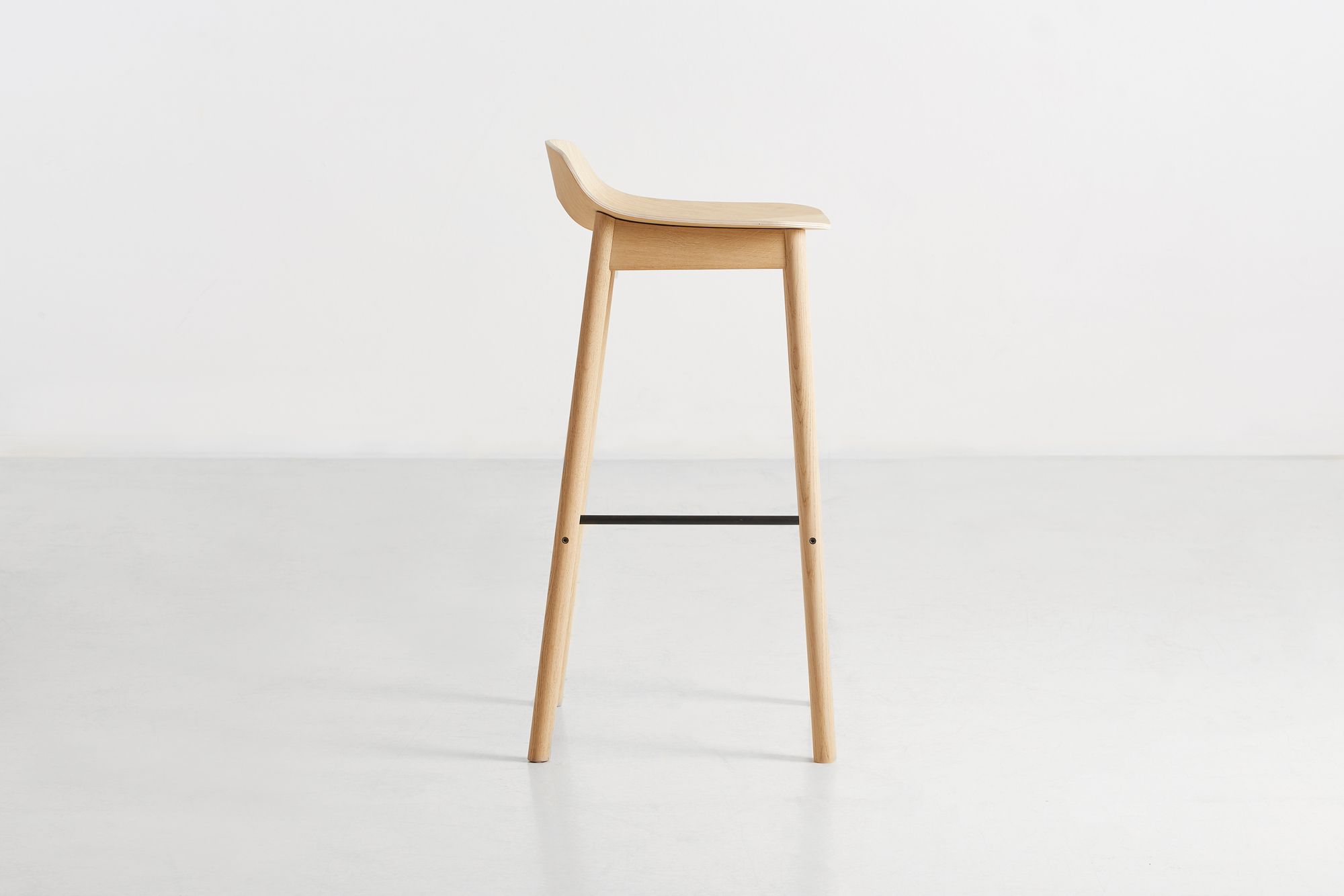 Mono Bar Stool Oak pigmented white Woud SINGLE PIECES