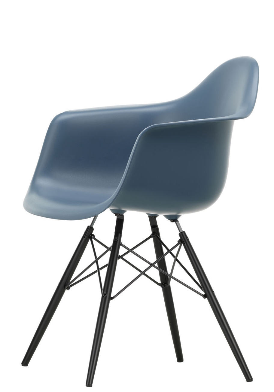 Eames Plastic Arm Chair DAW Chair Vitra