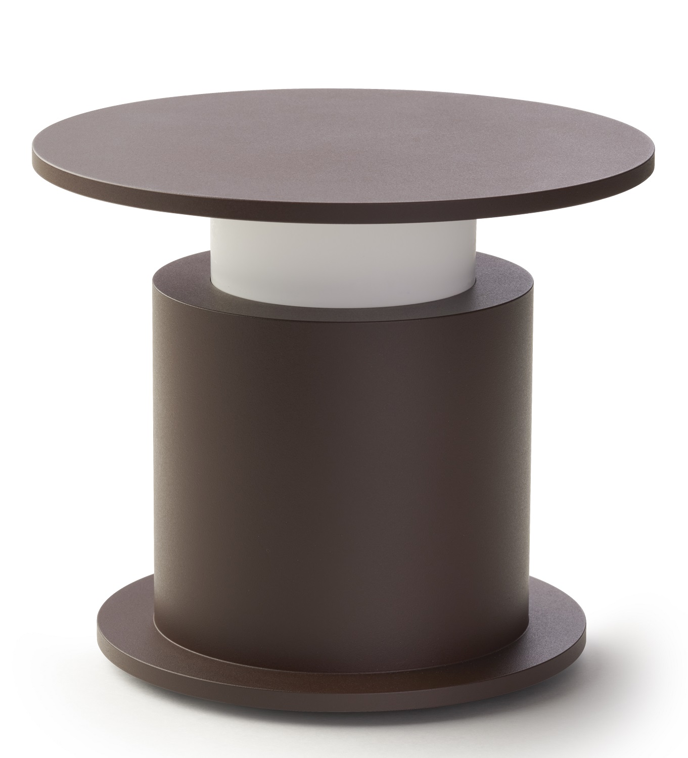 w241 Faro Tischleuchte von wästberg, moderne Akku-Tischlampe in Braun mit zylindrischem Design.
