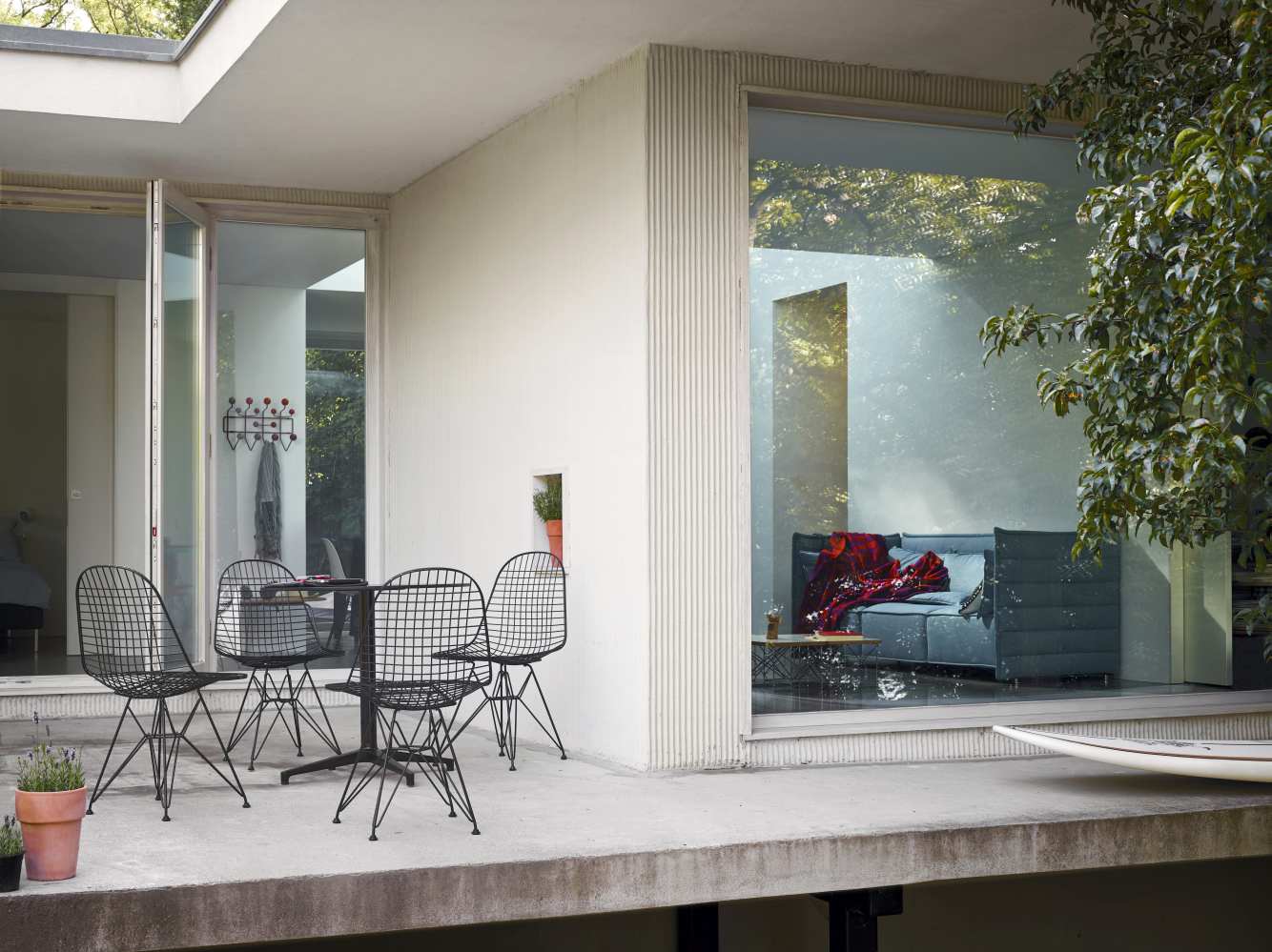 Bistro Table round Outdoor Ø 79,6 cm Vitra