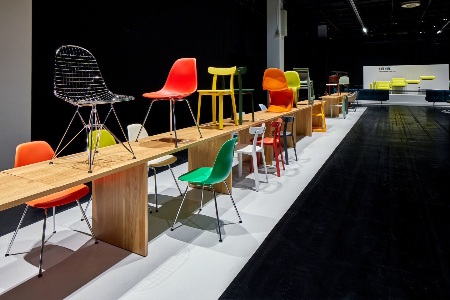 DKR-2 Wire Chair with seat and back cushion Vitra