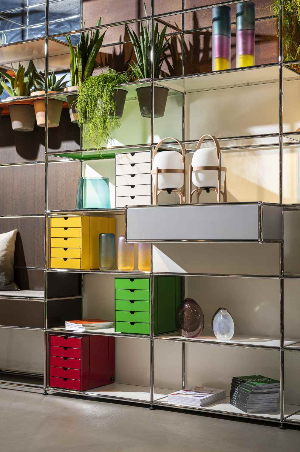 USM Haller Inos box set C4 with 5 closed trays Home Office Light grey
