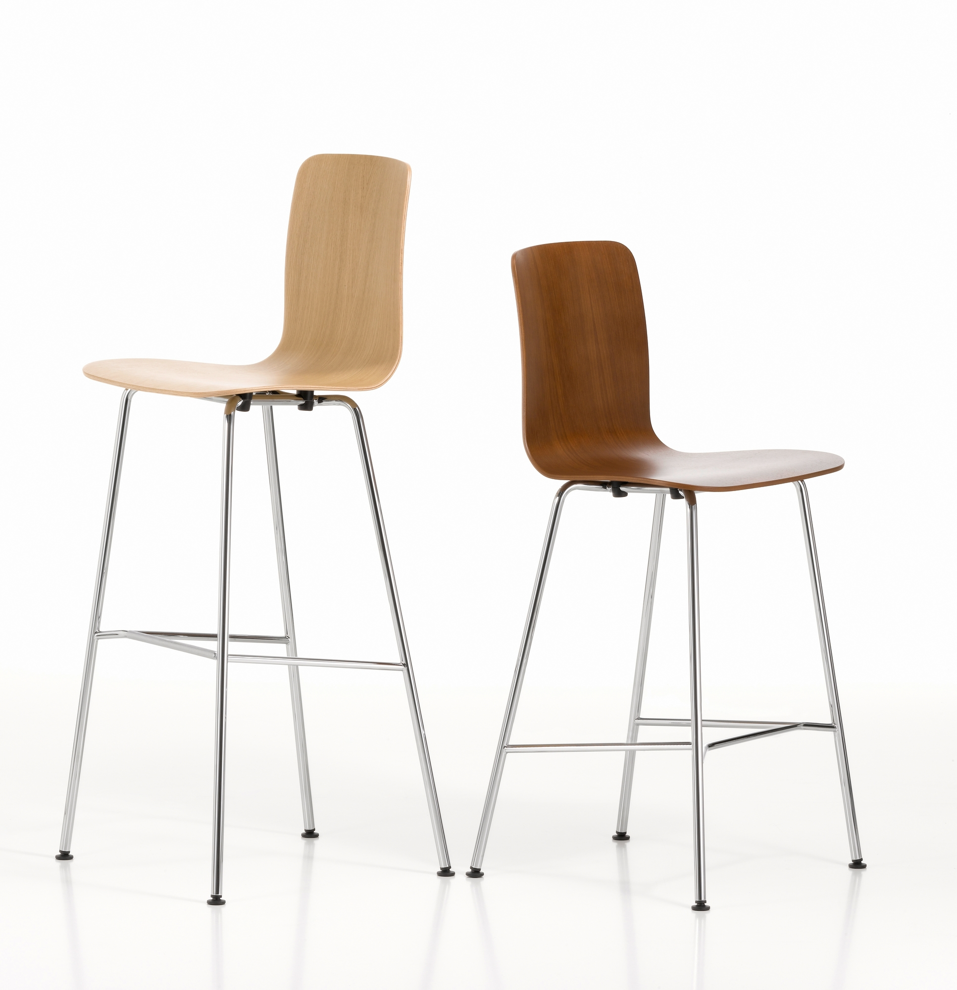 Hal RE Stool Medium Barstool Vitra