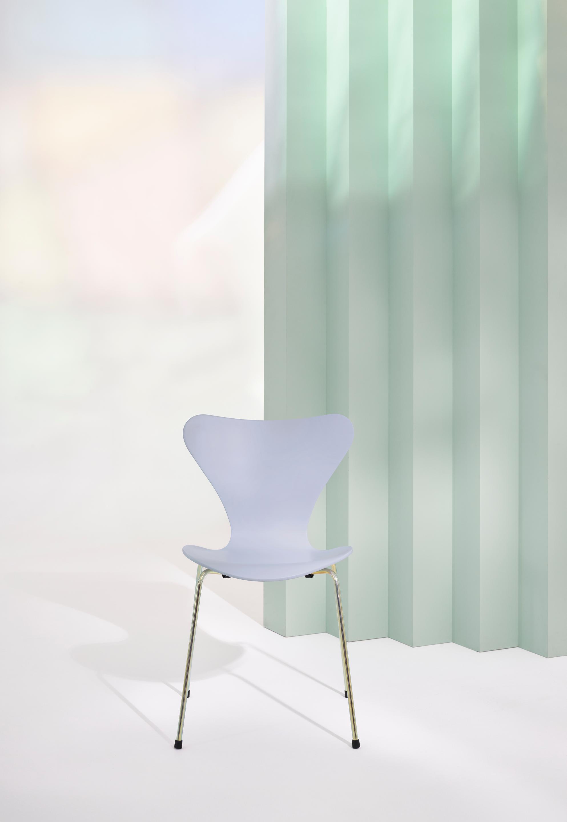 Sevener / Series Chair 3107 Fritz Hansen Ever the Sevener LIMITED EDITION