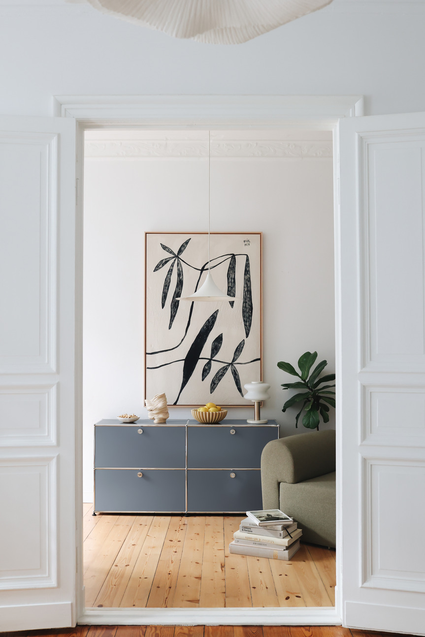 USM Haller Sideboard E2 with 4 folding doors