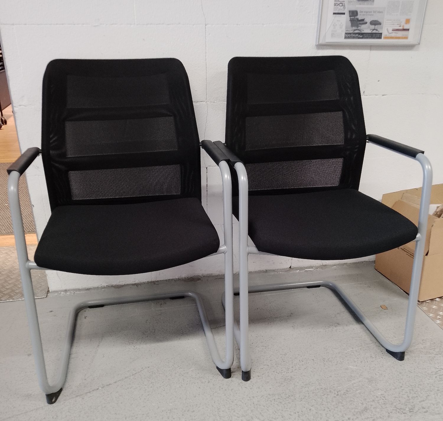 paro_2 cantilever chair with mesh backrest and armrests set of 2 Wiesner Hager EXHIBITION PIECE / USED FURNITURE