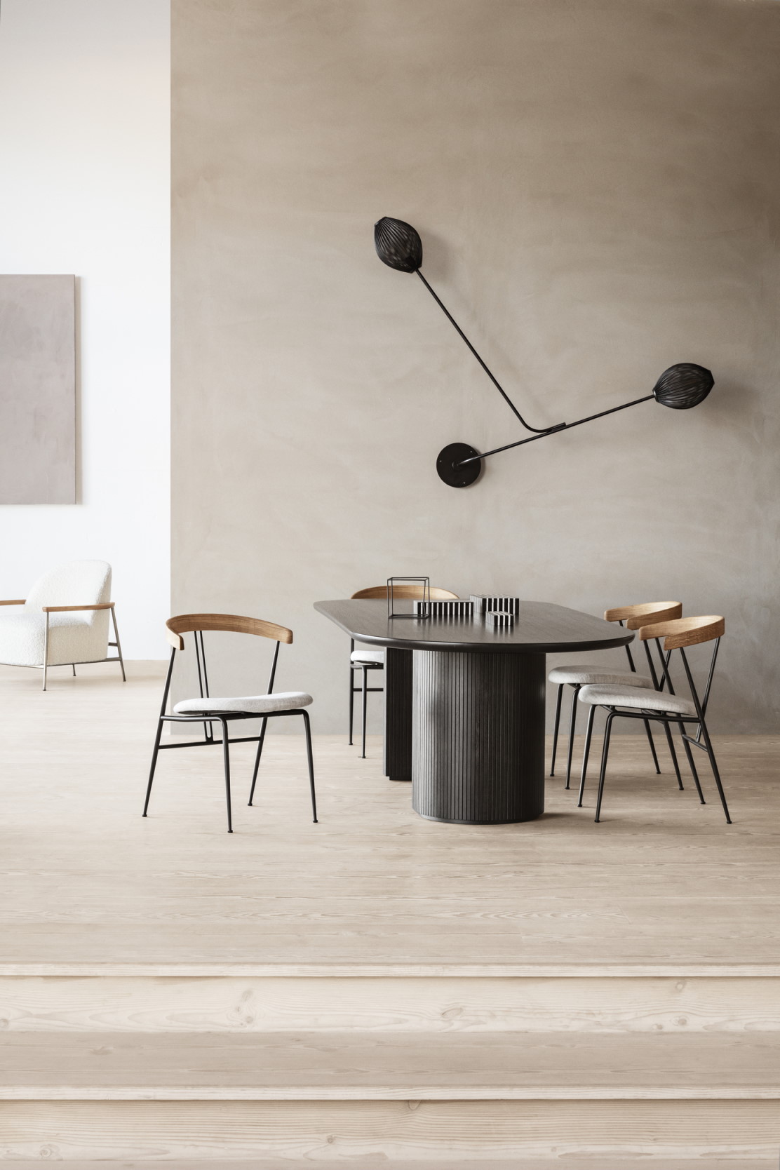 Moon dining table elliptical 258 Gubi
