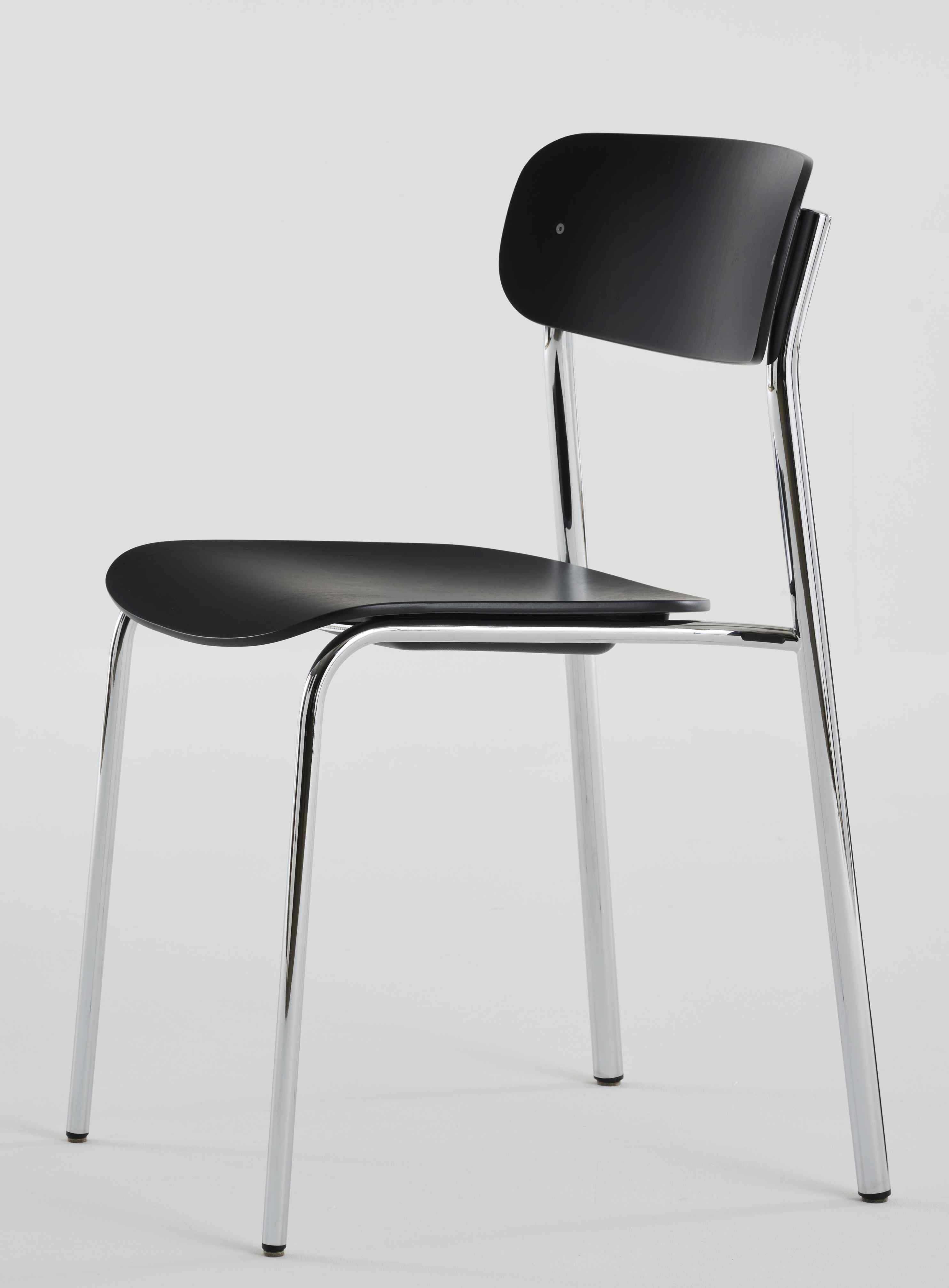S 243 / S243 Tubular steel chair Thonet