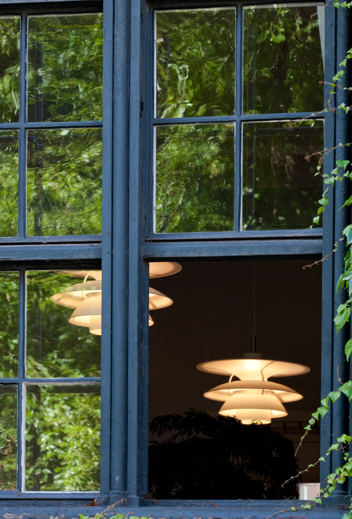 PH 6 1/2 - 6 LED Pendant light Louis Poulsen