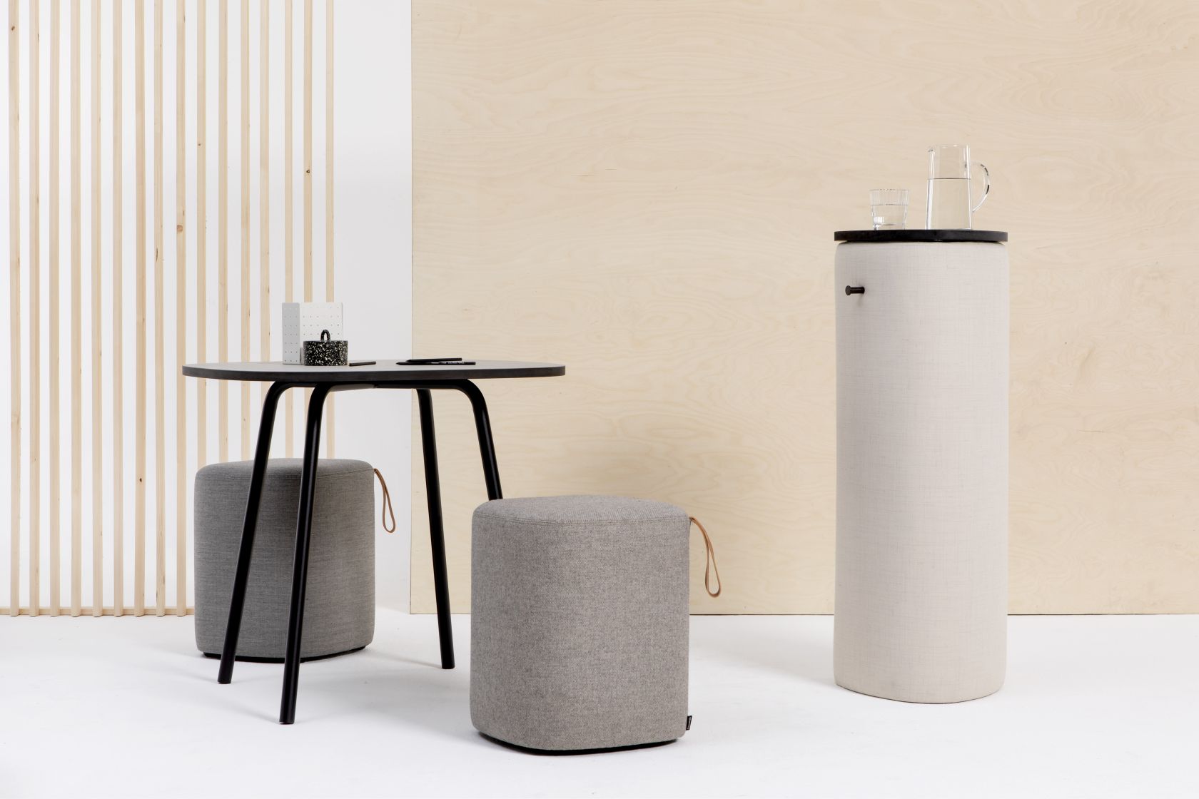 Pully Pillar Meeting table Cascando