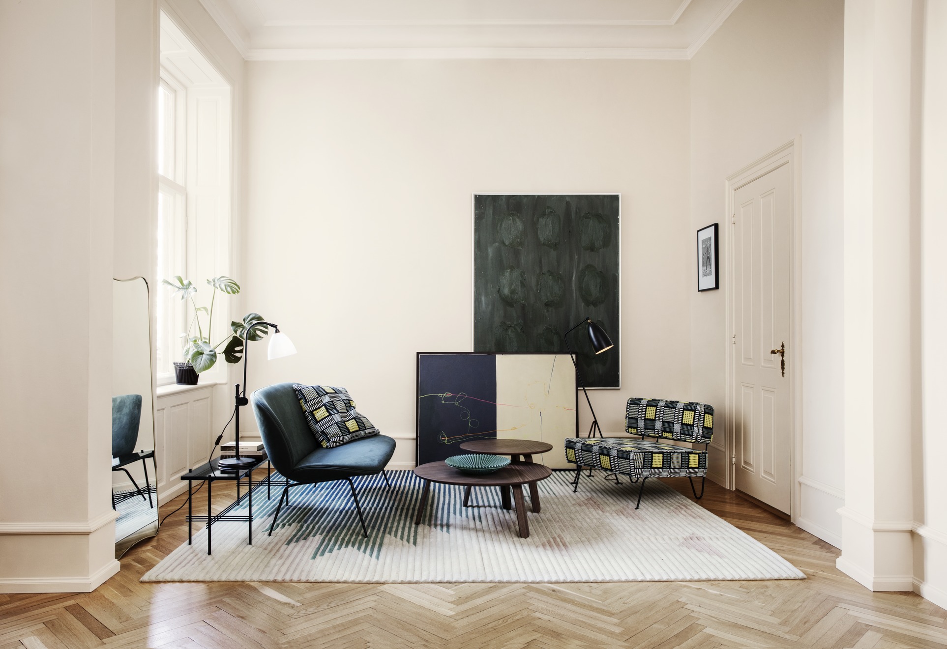 Gräshoppa / Grashoppa Floor light black Gubi