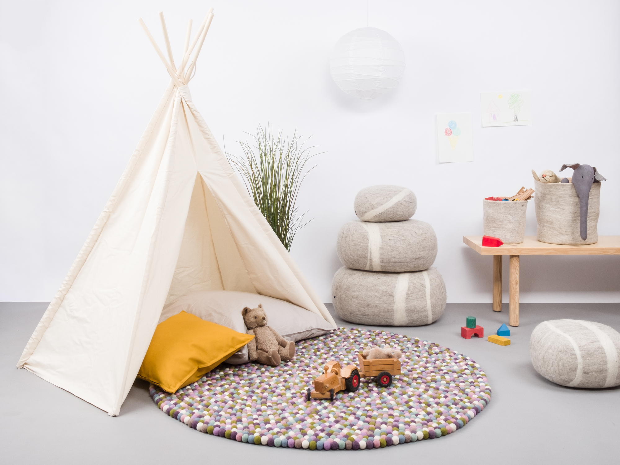 Felt ball Carpet round 160 cm myfelt