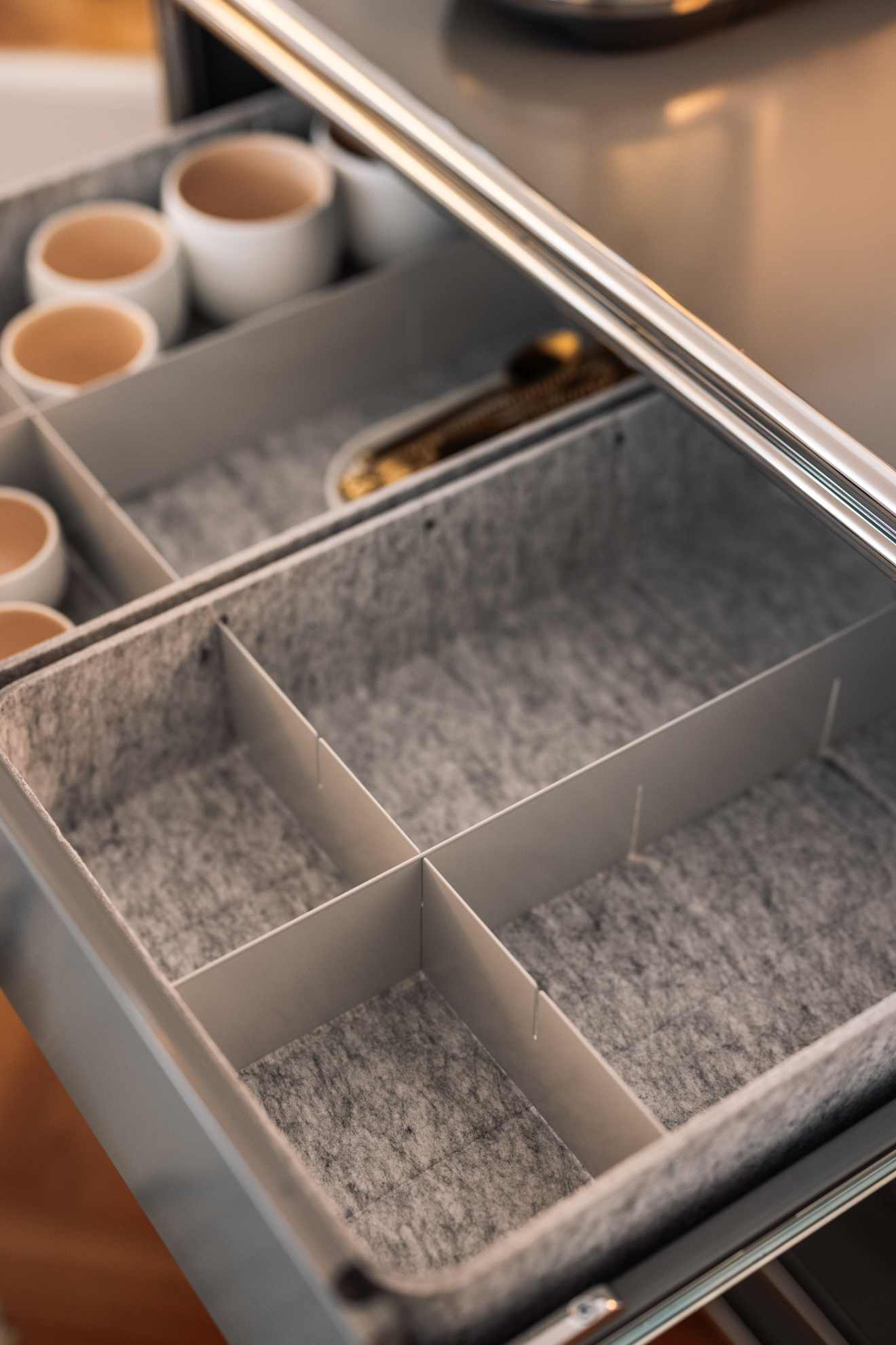 USM Haller Inos box deep with tray