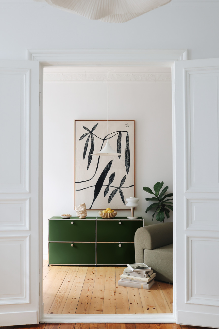 USM Haller Sideboard E2 with 4 folding doors