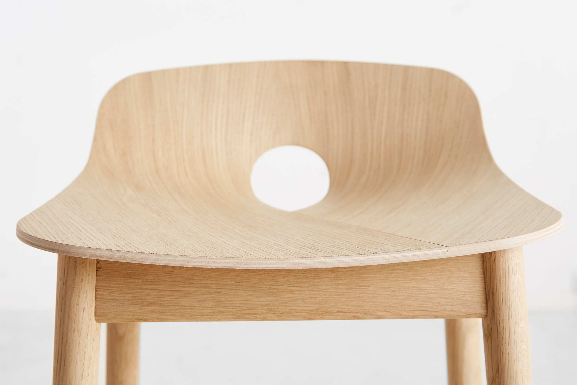 Mono Bar Stool Oak pigmented white Woud SINGLE PIECES