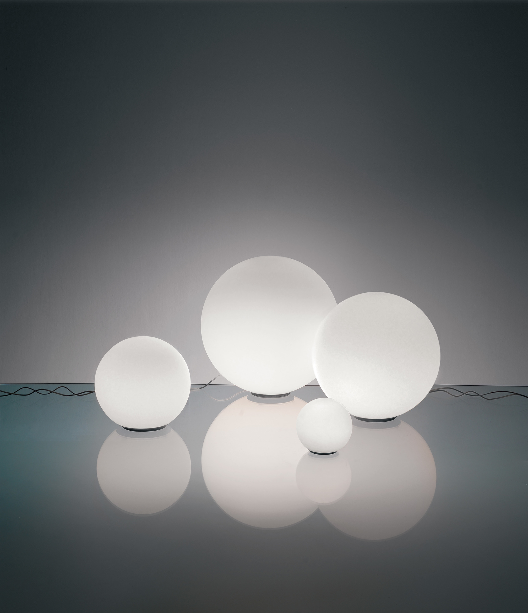 Dioscuri 25 Table table lamp white Artemide