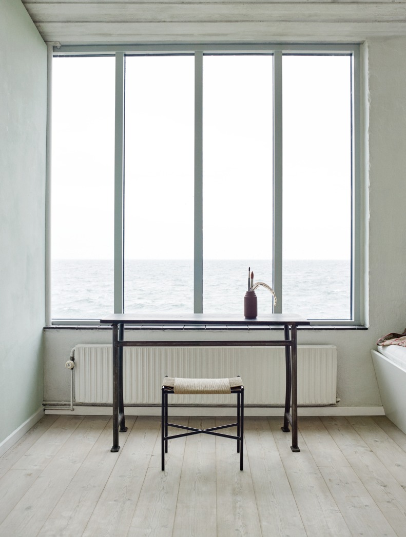 Vent Stool Skagerak by Fritz Hansen