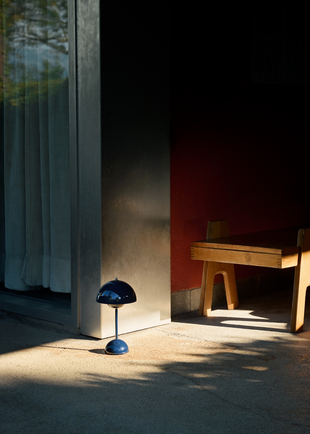 Flowerpot VP9 Portable Battery lamp / Table lamp with USB AndTradition