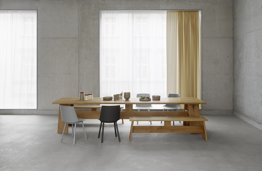DC01 Fayland table oiled oak e15