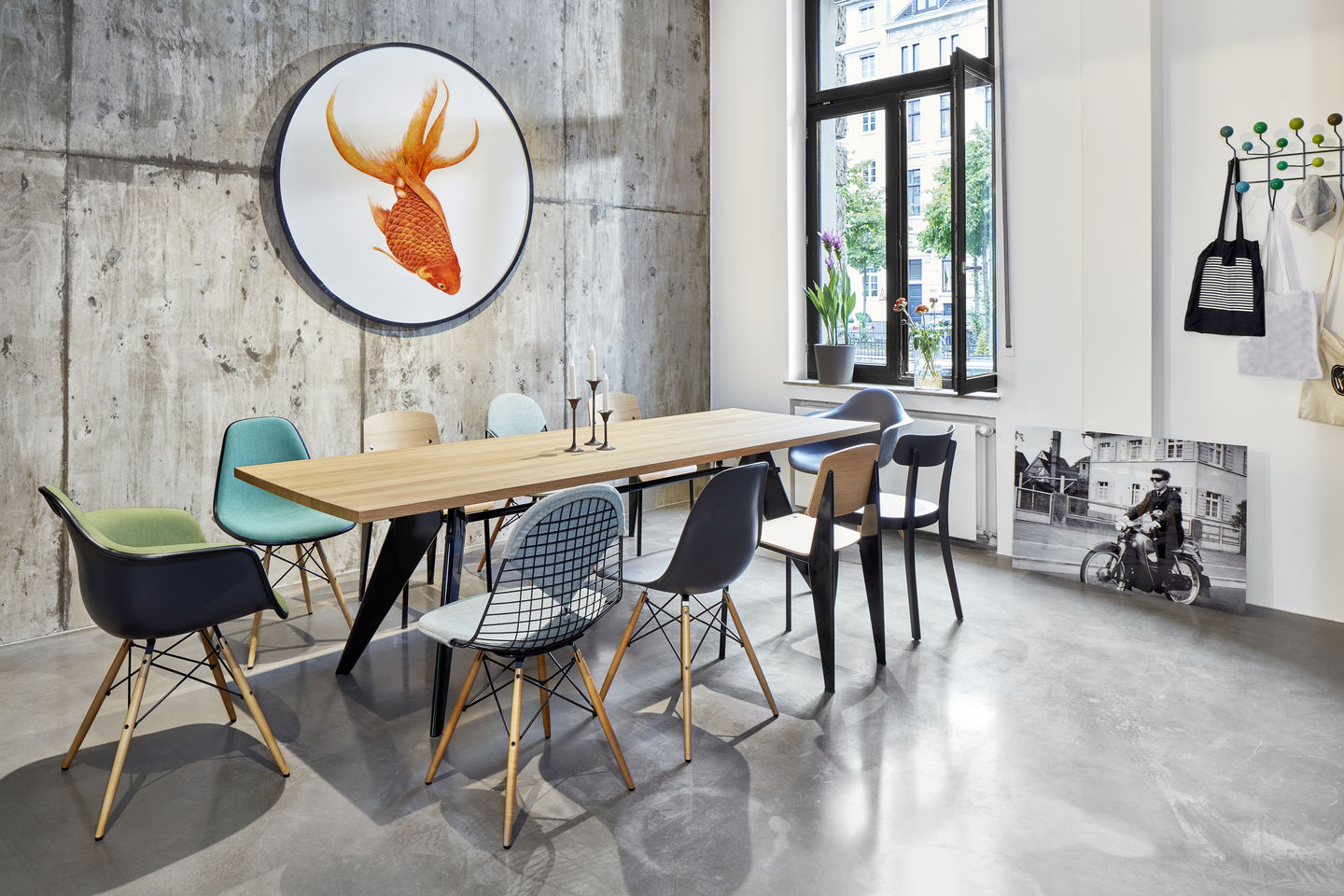 DKW-5 Wire Chair Chair with Seat Cushion Vitra