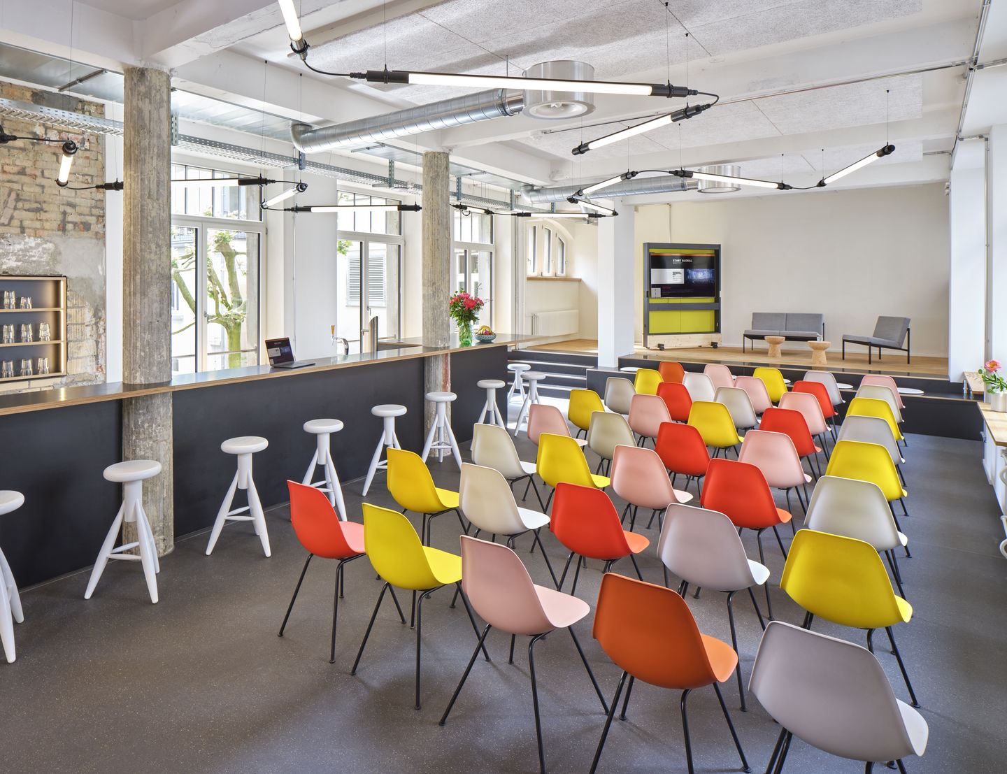 Eames Fibreglass Chair DSX Chair Vitra