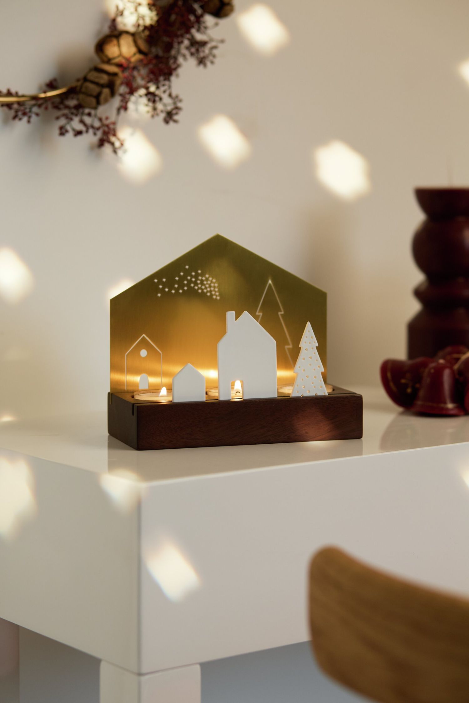 Light object village porcelain-metal wheels
