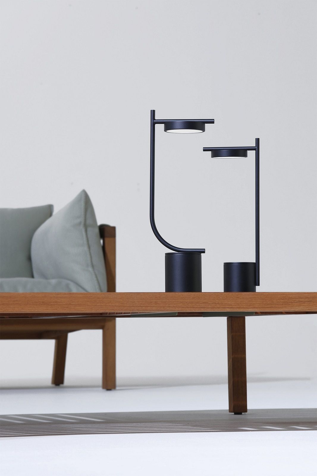 Igram Portable Table Lamp Shape J Battery-powered lamp / table lamp Grupa 