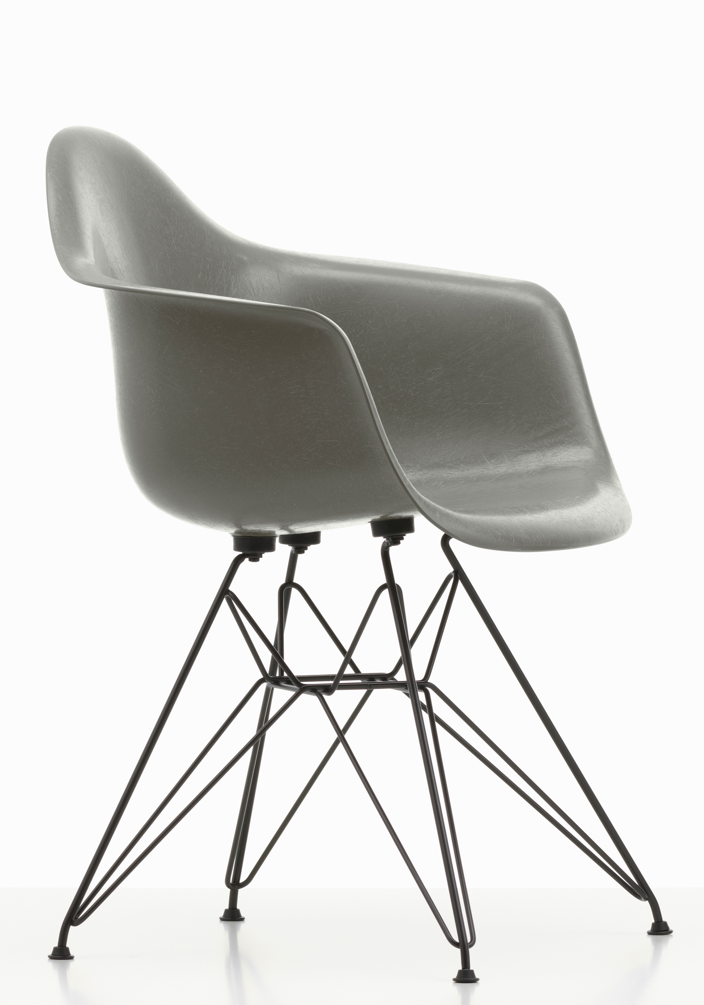 Eames Fibreglass Arm Chair DAR Chair Vitra