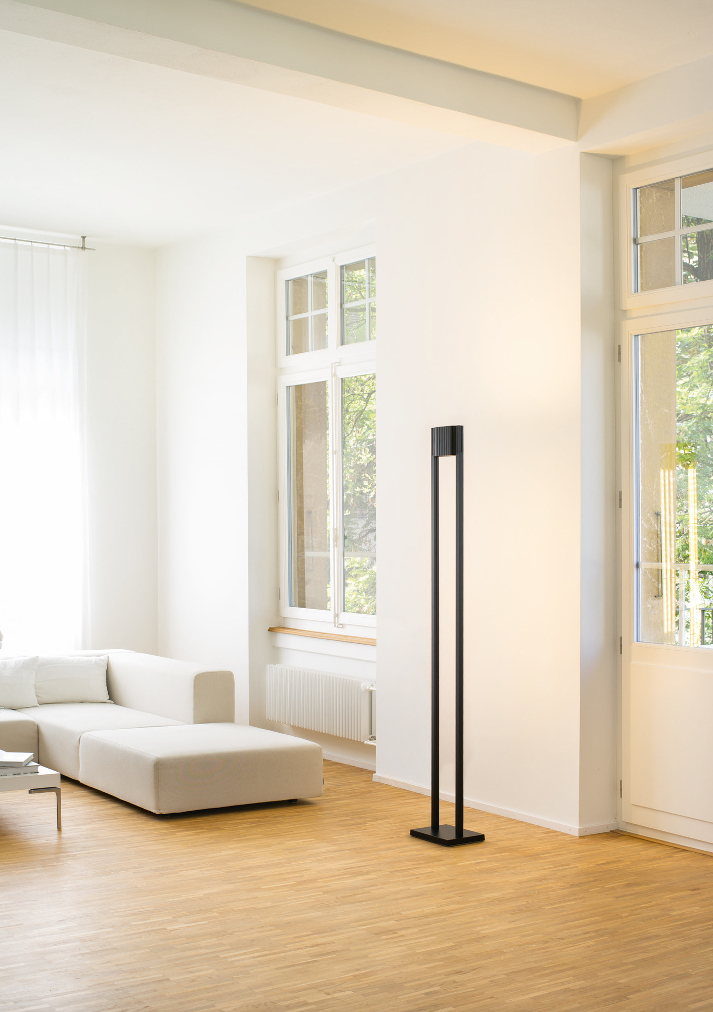 Unic LED Floor Lamp Steve Lechot Luminaires White