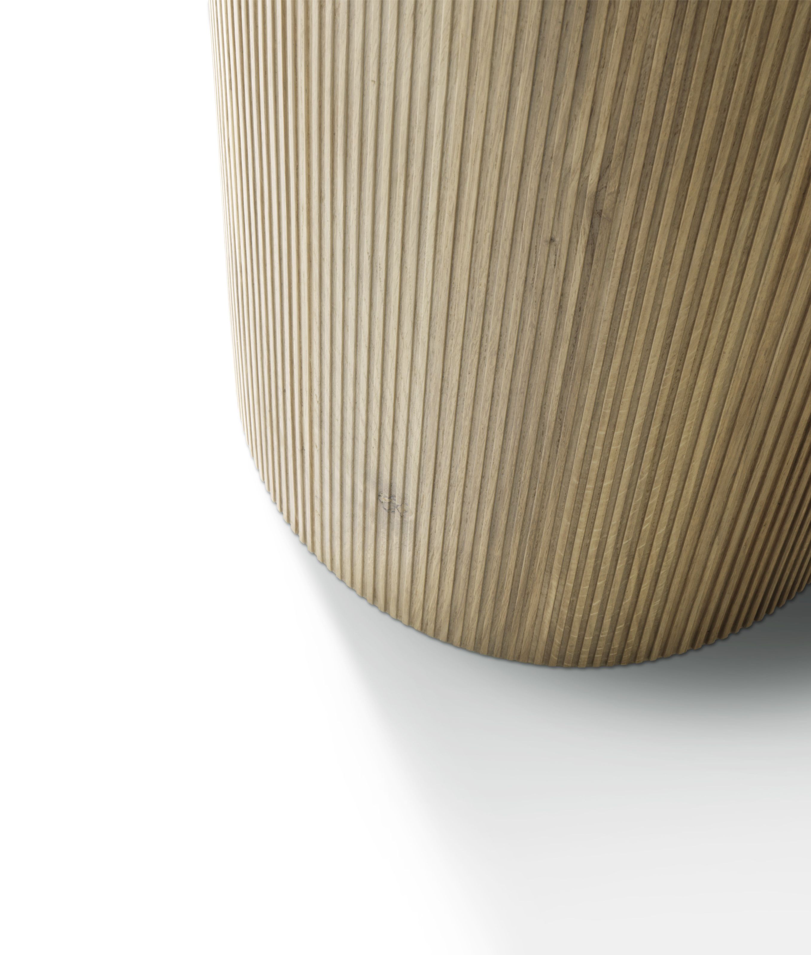 Cabin Table Round Light Oak Vipp